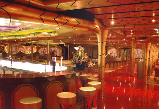 Barra en el Salón de Baile del Costa Magica